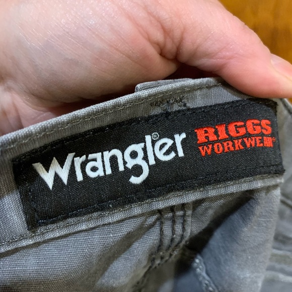 2 pair Wrangler pants - Picture 2 of 7